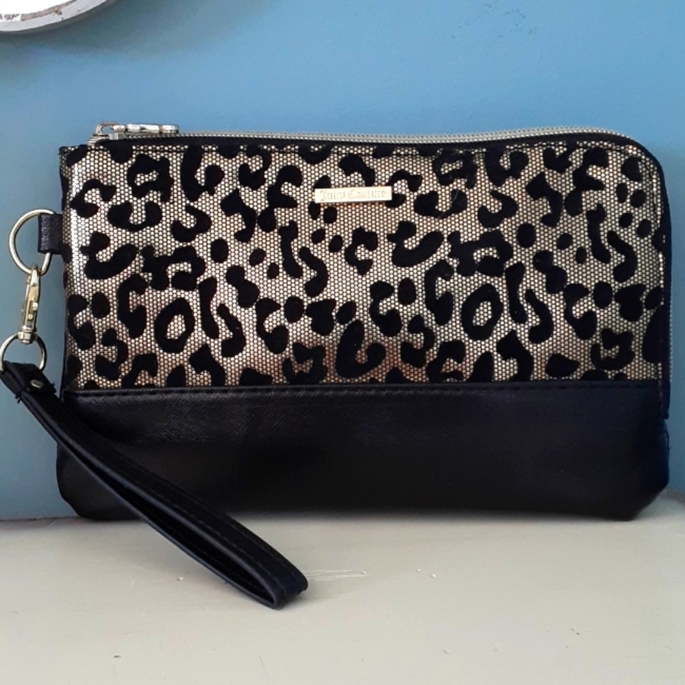 ^ Juicy Couture Gold Leopard Wristlet Mobile Power Bank